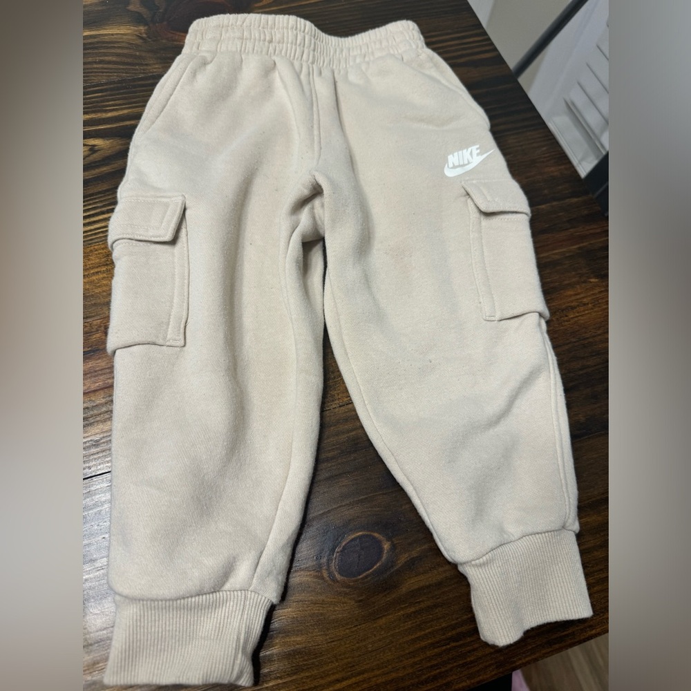 Nike joggers 3t